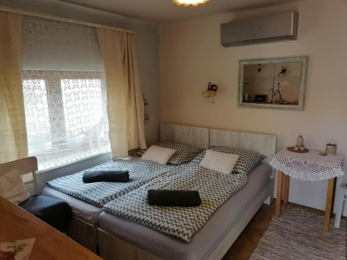 Отель Mives Vendeghaz Pogany Экстерьер фото